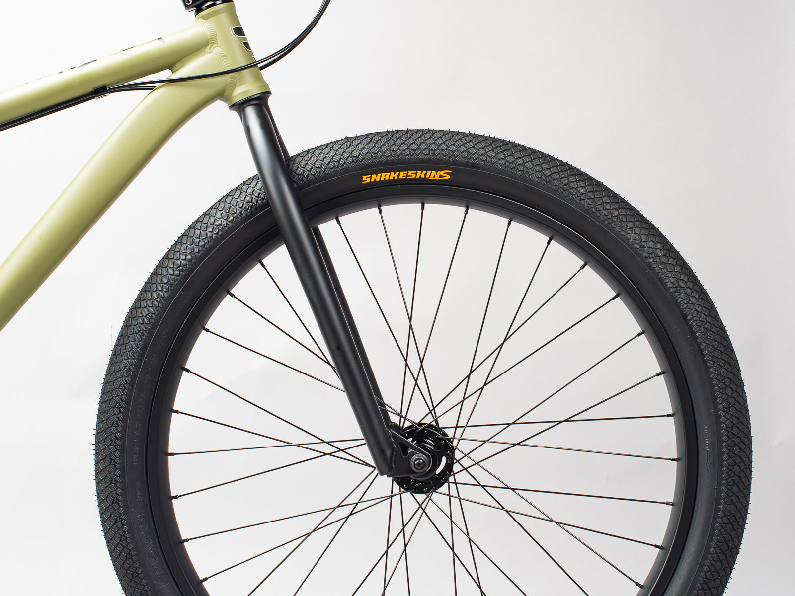 Mafia Bikes Bomma Traffic 27.5-inch alloy street bike with Microshift 10-speed & hydraulic brakes