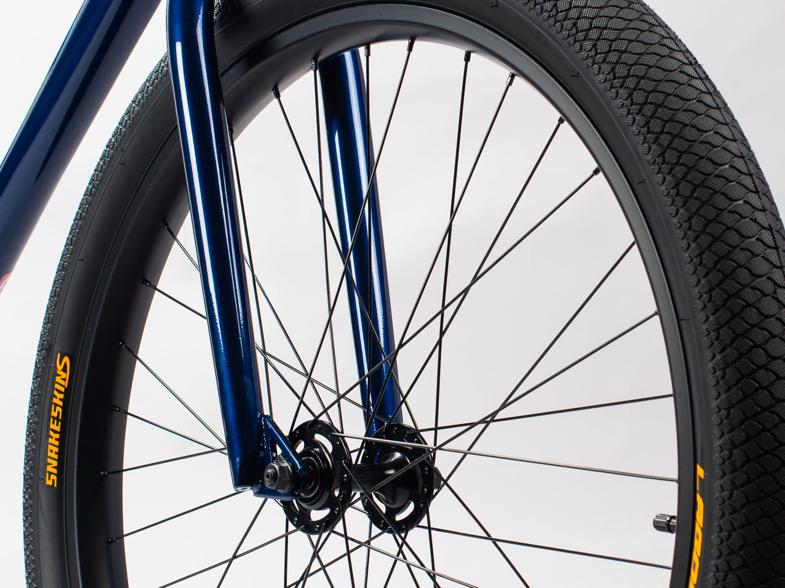 Mafia Bikes Bomma Traffic 27.5-inch alloy street bike with Microshift 10-speed & hydraulic brakes