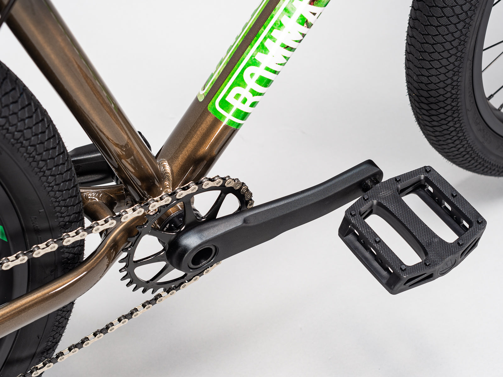 Mafia Bikes Bomma Traffic 27.5-inch alloy street bike with Microshift 10-speed & hydraulic brakes