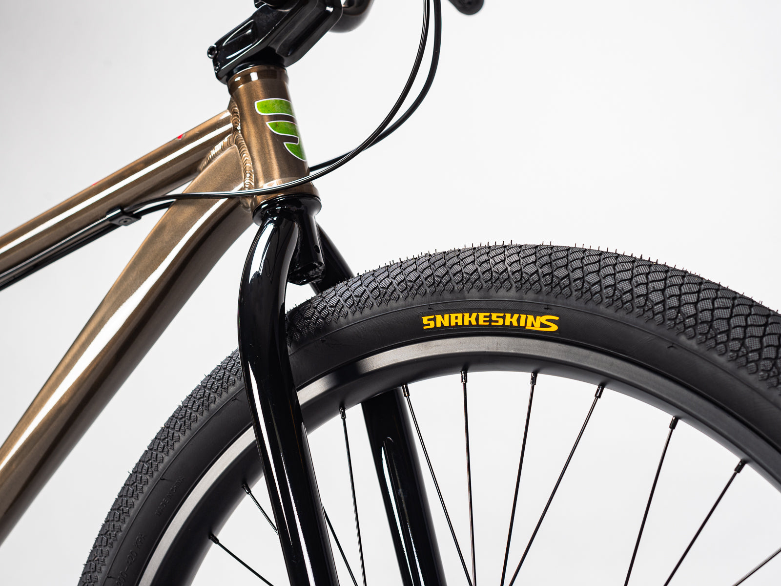 Mafia Bikes Bomma Traffic 27.5-inch alloy street bike with Microshift 10-speed & hydraulic brakes