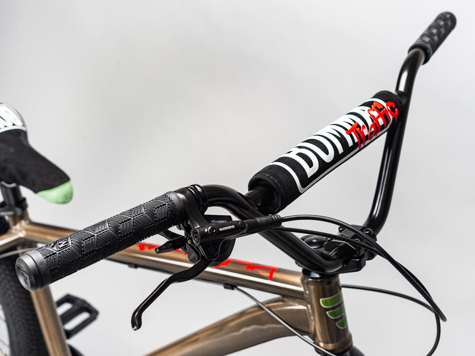 Mafia Bikes Bomma Traffic 27.5-inch alloy street bike with Microshift 10-speed & hydraulic brakes