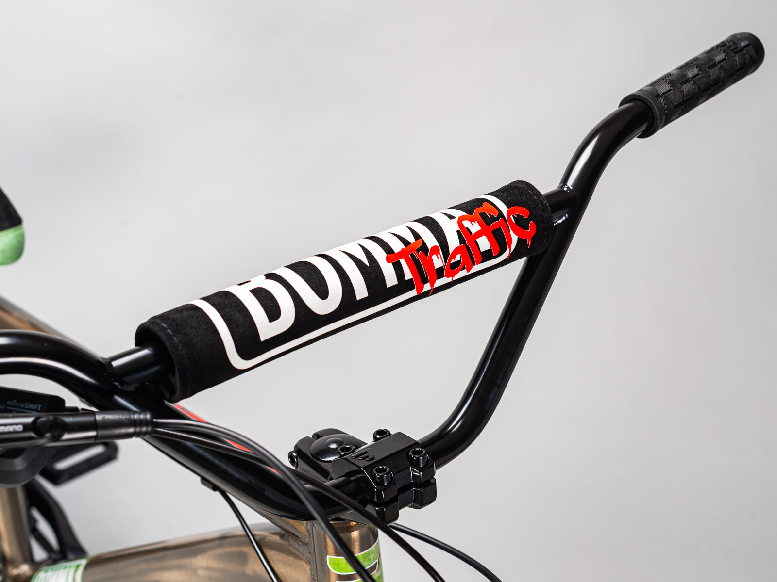 Mafia Bikes Bomma Traffic 27.5-inch alloy street bike with Microshift 10-speed & hydraulic brakes