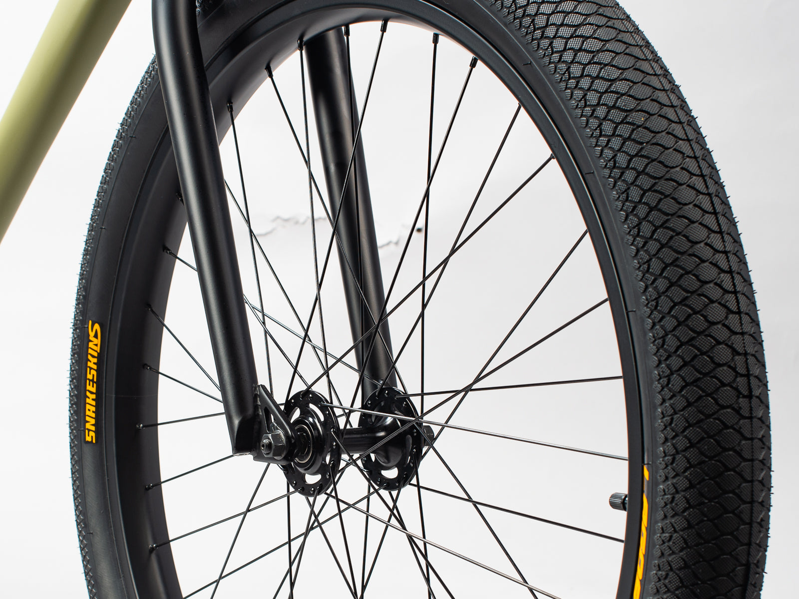 Mafia Bikes Bomma Traffic 27.5-inch alloy street bike with Microshift 10-speed & hydraulic brakes