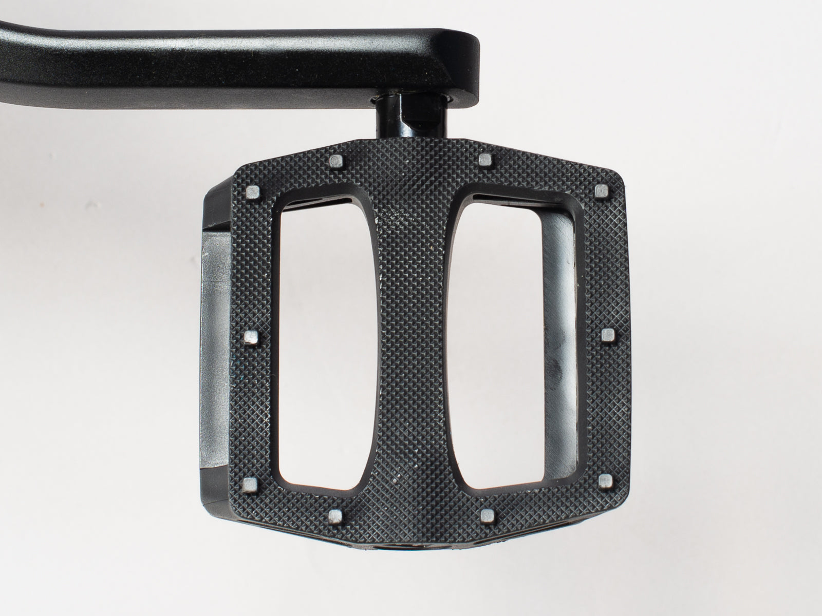 Mafia Bikes Bomma Traffic 27.5-inch alloy street bike with Microshift 10-speed & hydraulic brakes